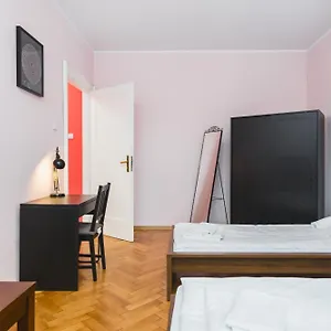  Apartament Modern Urban Escape - Old Town - By Upstairs Polska